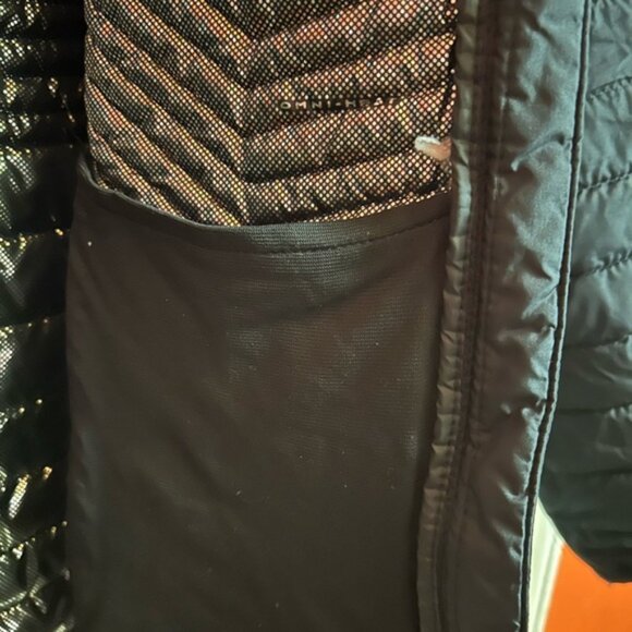 Columbia Women's Black Quilted Puffer Jacket, Size L pre owned - Picture 6 of 15